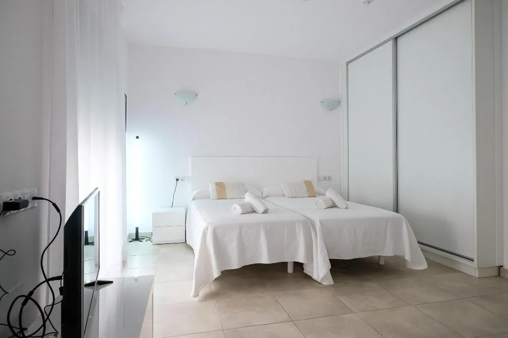 Room, S'Alamera Suites Hotel & Apartments, Ibiza