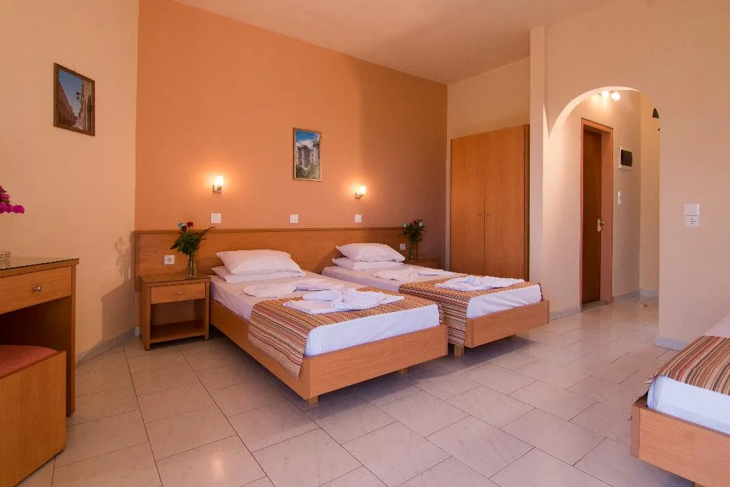 STUDIO CAPACITY 3 Room, Villa George, Rhodes