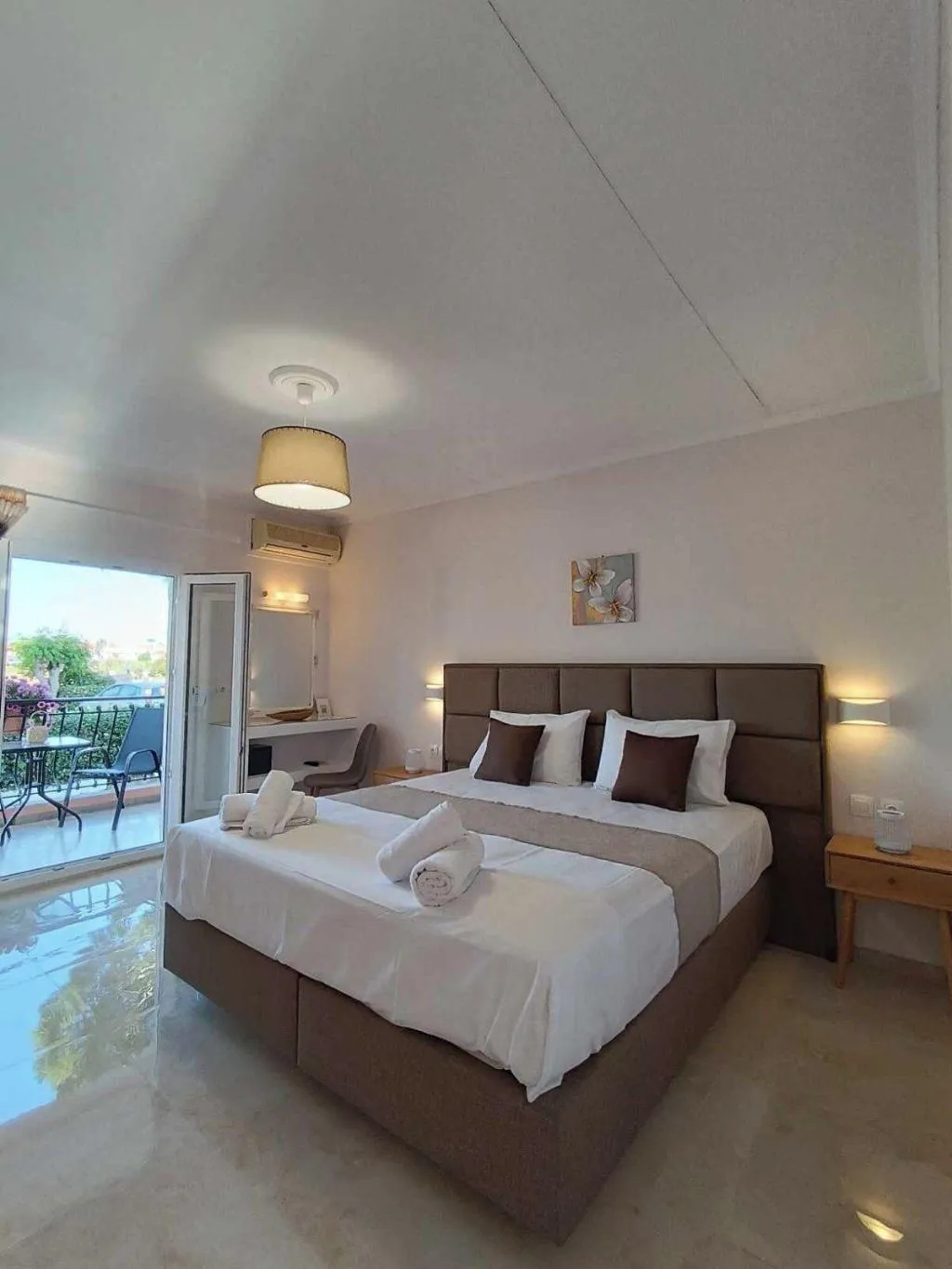 Room, Roussa's Studios and Apartments, Zante