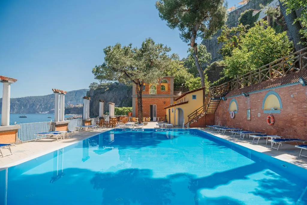 Pool, Grand Hotel Europa Palace, Naples