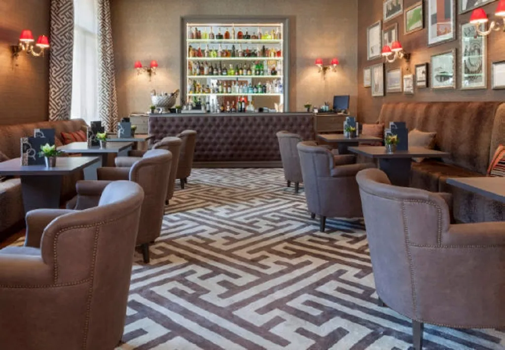 Bar, AC Hotel Palacio del Retiro Autograph Collection, Madrid