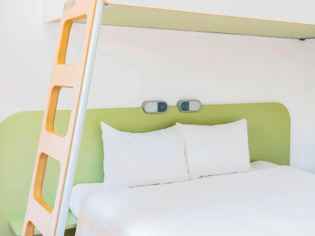 TRIPLE STANDARD Room, ibis budget Girona Costa Brava, Costa Brava