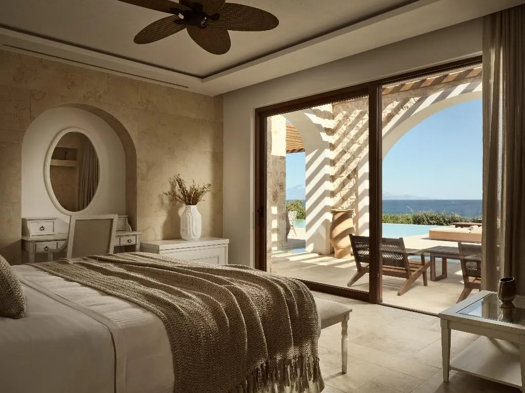 VILLA THREE BEDROOMS WITH PRIVATE POOL Room, Lesante Cape, Zante
