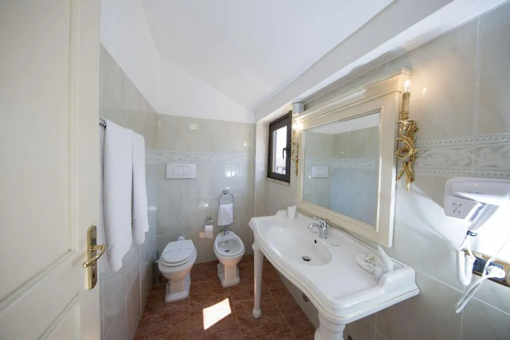 Room, Mancini Park, Rome