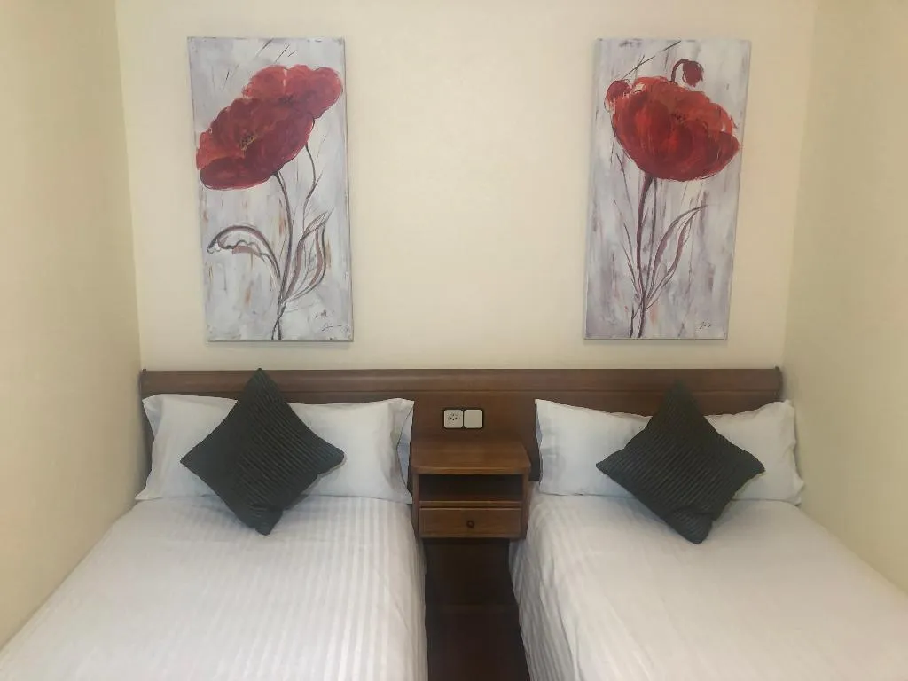 APARTMENT CAPACITY 9 FOUR BEDROOMS Room, Solineu Apartments, Costa Brava