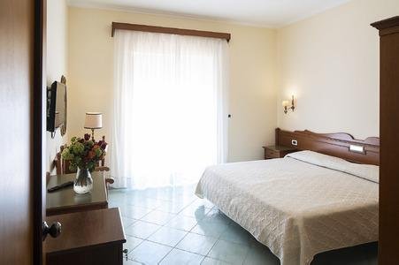 Alexander Hotel Terme, Naples