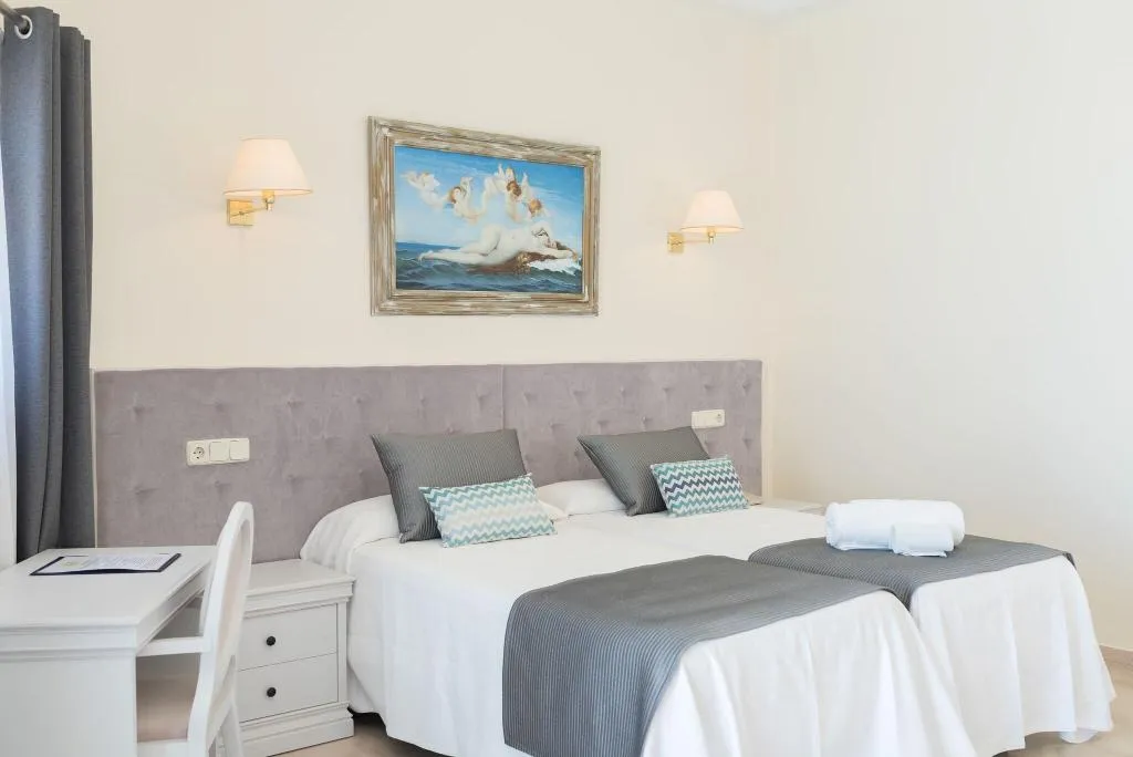 Room, Grand Hotel Palladium, Ibiza