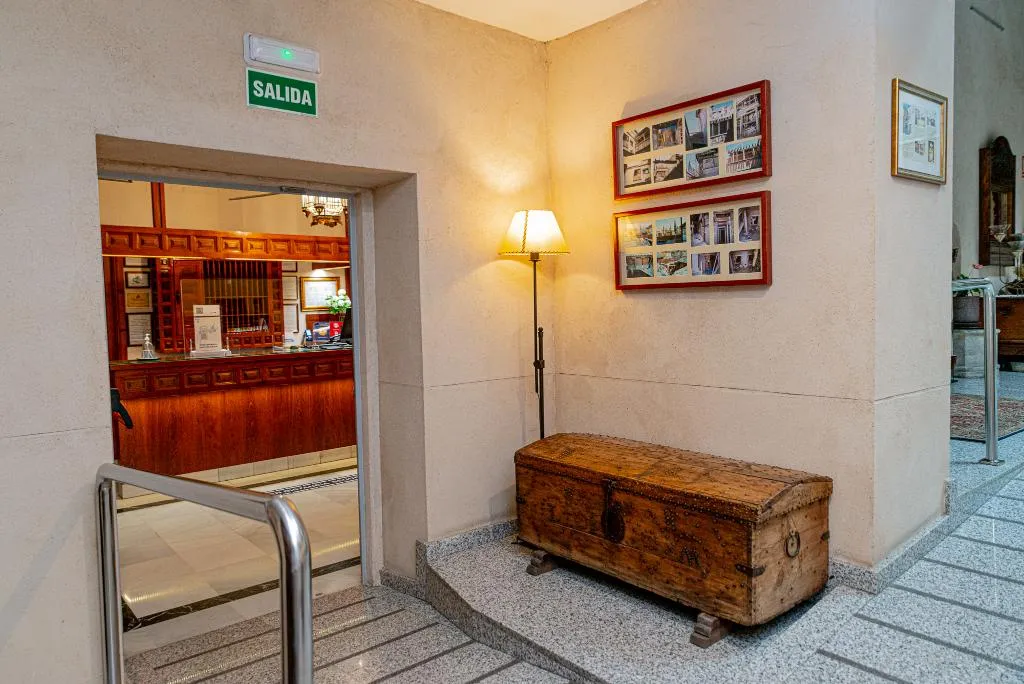 Lobby, Santa Isabel, Madrid