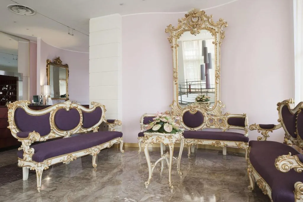 Lobby, Reginna Palace, Naples