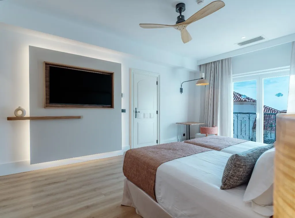 SUITE CAPACITY 3 Room, Hyatt Ziva Madeira, Madeira