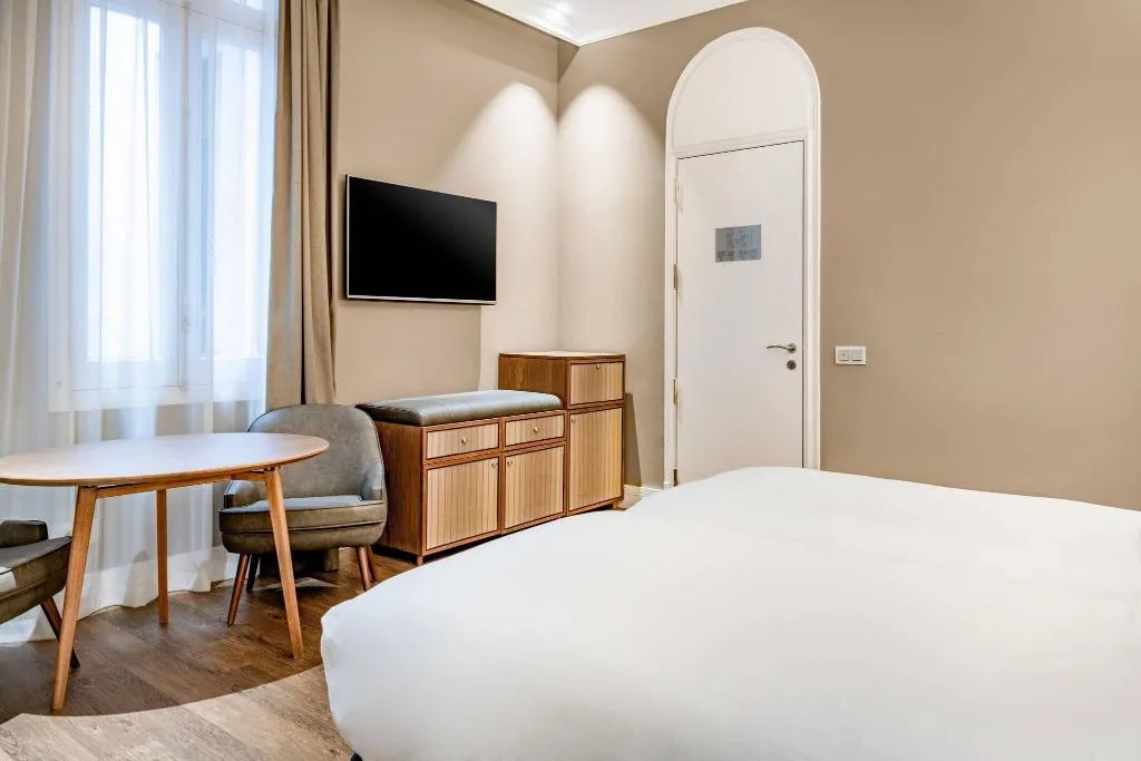 Room, AC Hotel Palacio del Retiro Autograph Collection, Madrid