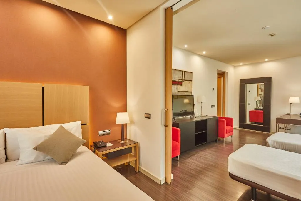 FAMILY ROOM STANDARD Room, Silken Puerta Valencia, Valencia