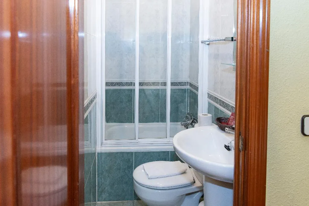 SINGLE STANDARD Room, Tokio, Madrid