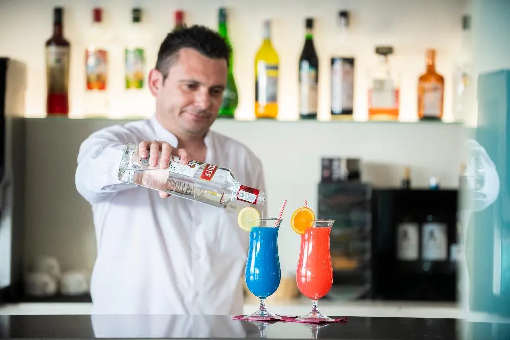 Bar, Leonardo Royal Hotel Mallorca, Majorca