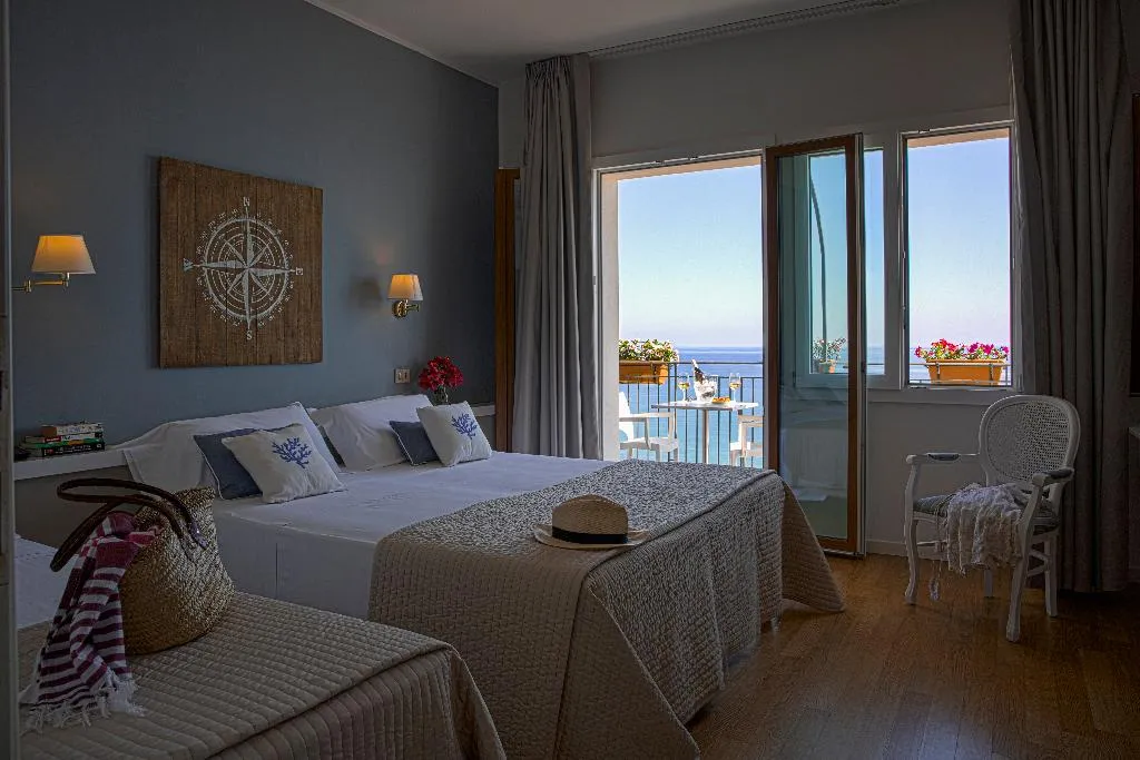 TRIPLE SUPERIOR Room, Punta Nord-Est, Palermo