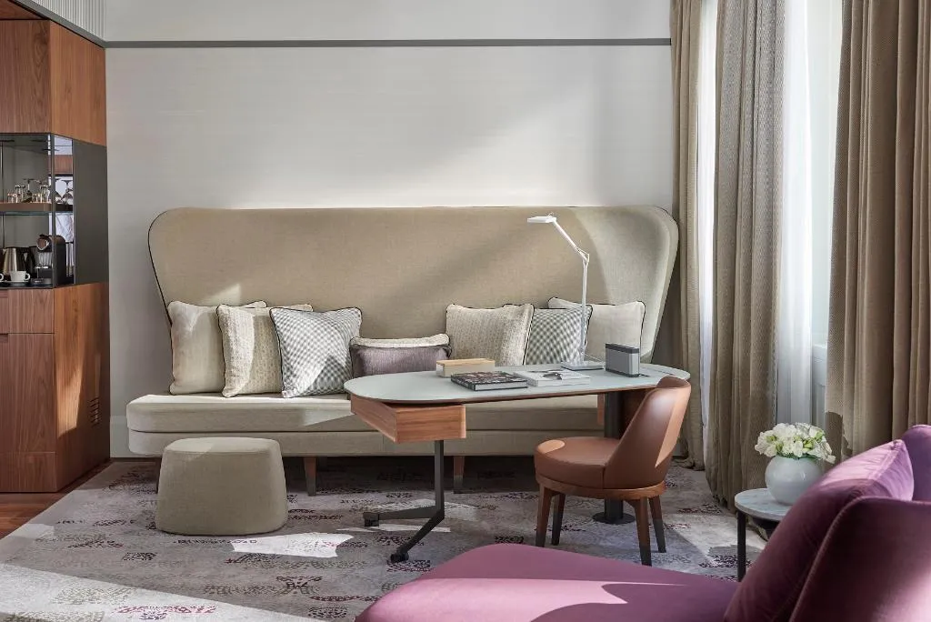 SUITE EXECUTIVE Room, Mandarin Oriental Milan, Milan