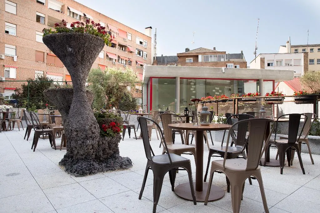Restaurant, Funway Academic Resort, Madrid