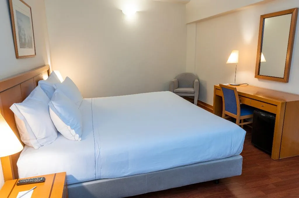 TRIPLE STANDARD Room, Roma, Lisbon