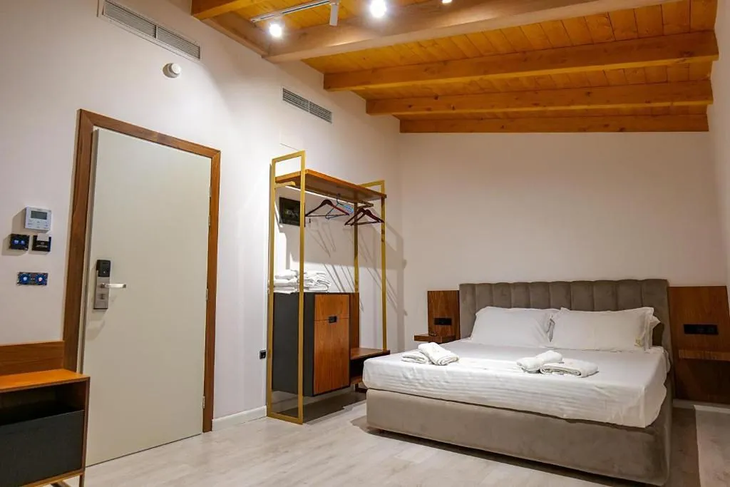 Room, Hotel Semajo, Kavaje