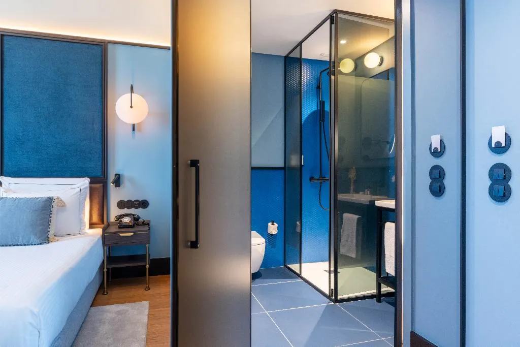 JUNIOR SUITE RIVER VIEW Room, The Editory Riverside Santa Apolonia Hotel, Lisbon