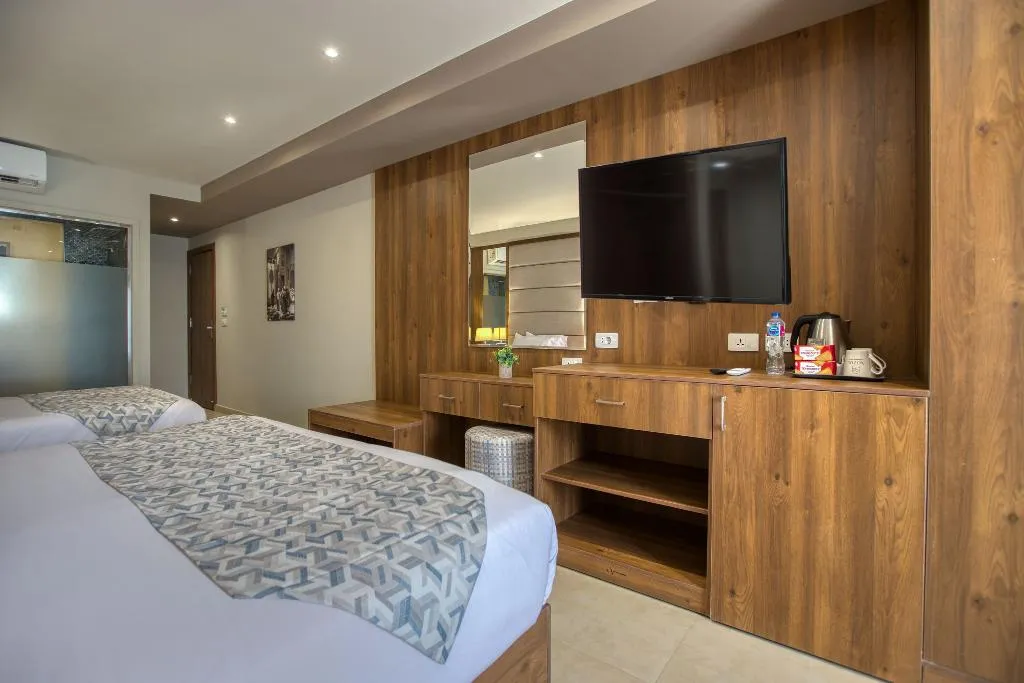 FAMILY ROOM CAPACITY 3 Room, Nozol Pyramids Hotel & SPA, Cairo