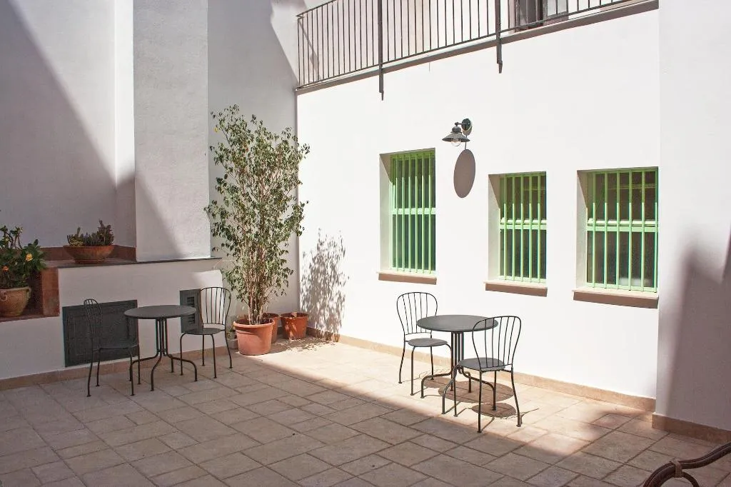 Terrace, City-in-hostel-B&B, Catania