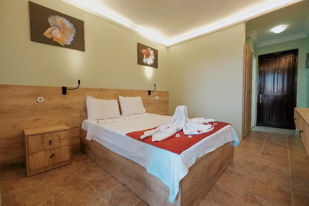 Room, Tunacan, Dalaman