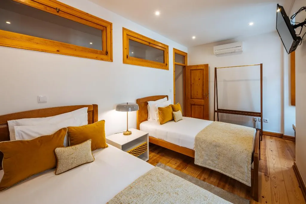 FAMILY ROOM TWO BEDROOMS ONE BATHROOM Room, Varandas De Lisboa, Lisbon