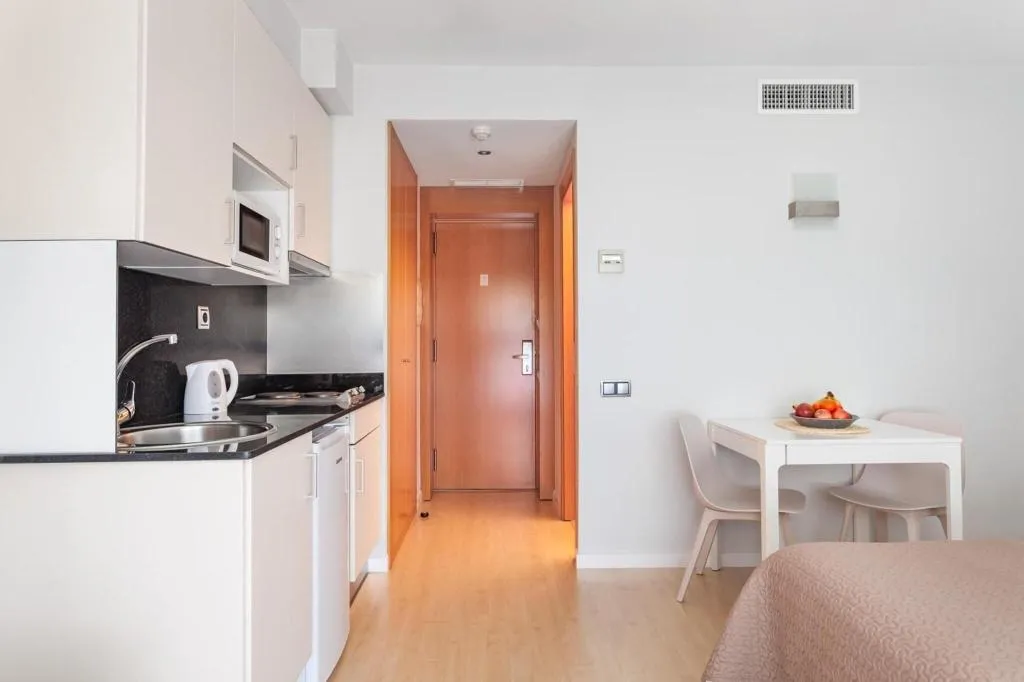Room, Royal Marina Gardens, Barcelona