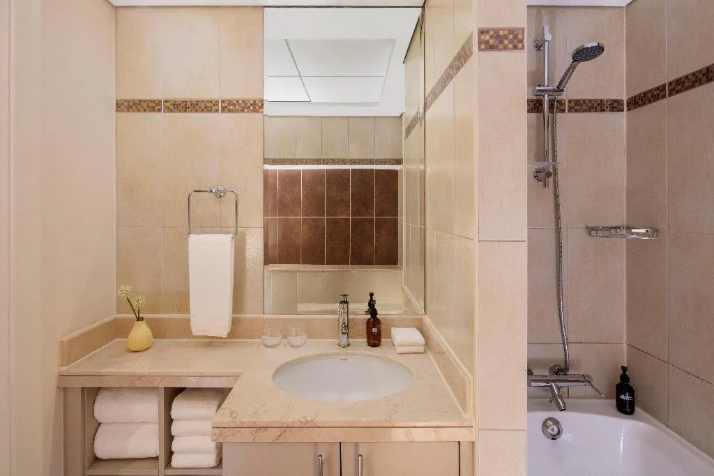 SUITE SEA VIEW Room, Staybridge Suites Dubai Internet City, Dubai