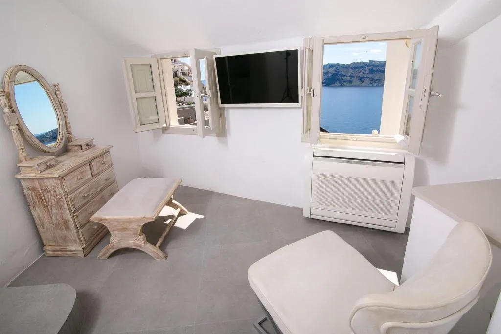 CAVE SEA VIEW Room, Oia Mare Villas, Santorini