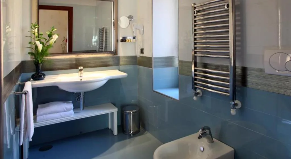 Room, Serena, Rome