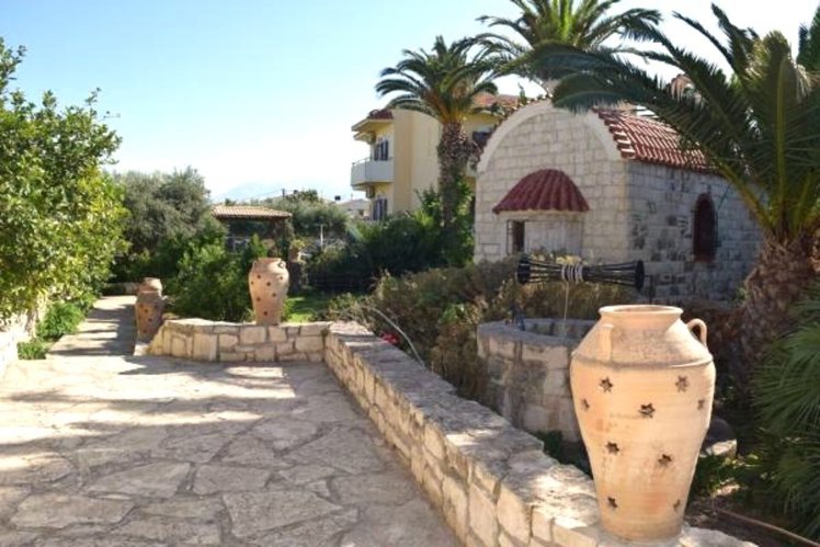 Lili, Crete
