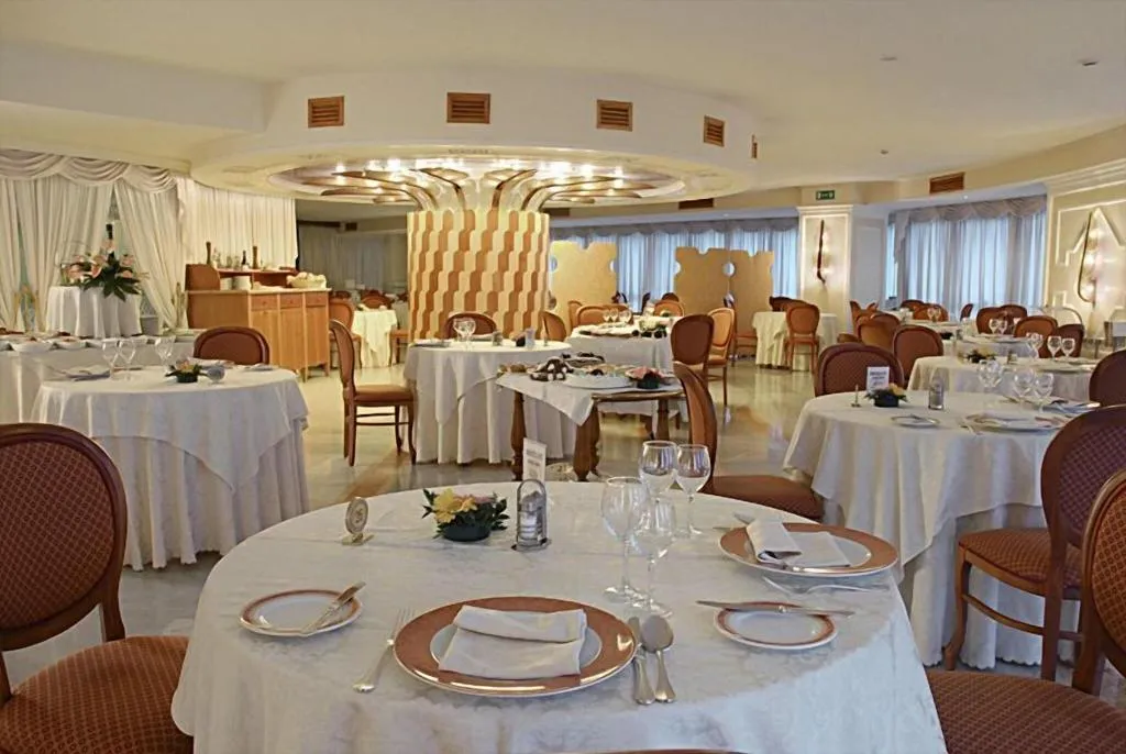 Restaurant, Grand Hotel La Pace, Naples