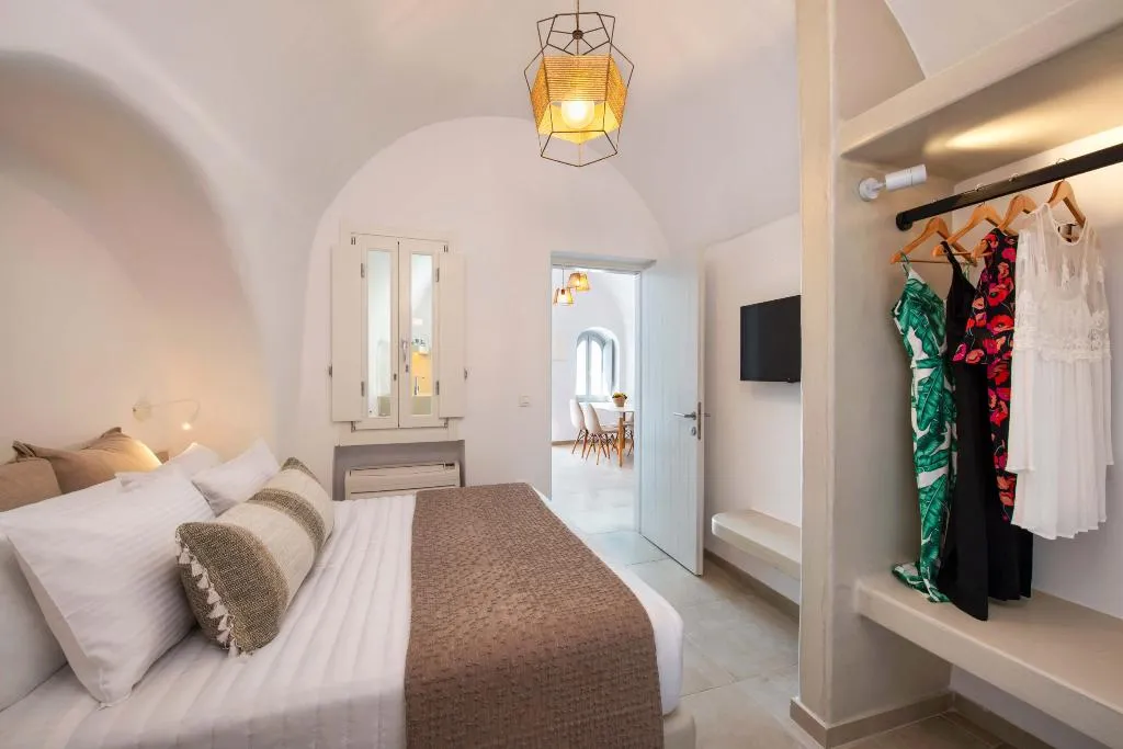 SUITE GRAND Room, Hill Suites Santorini, Santorini