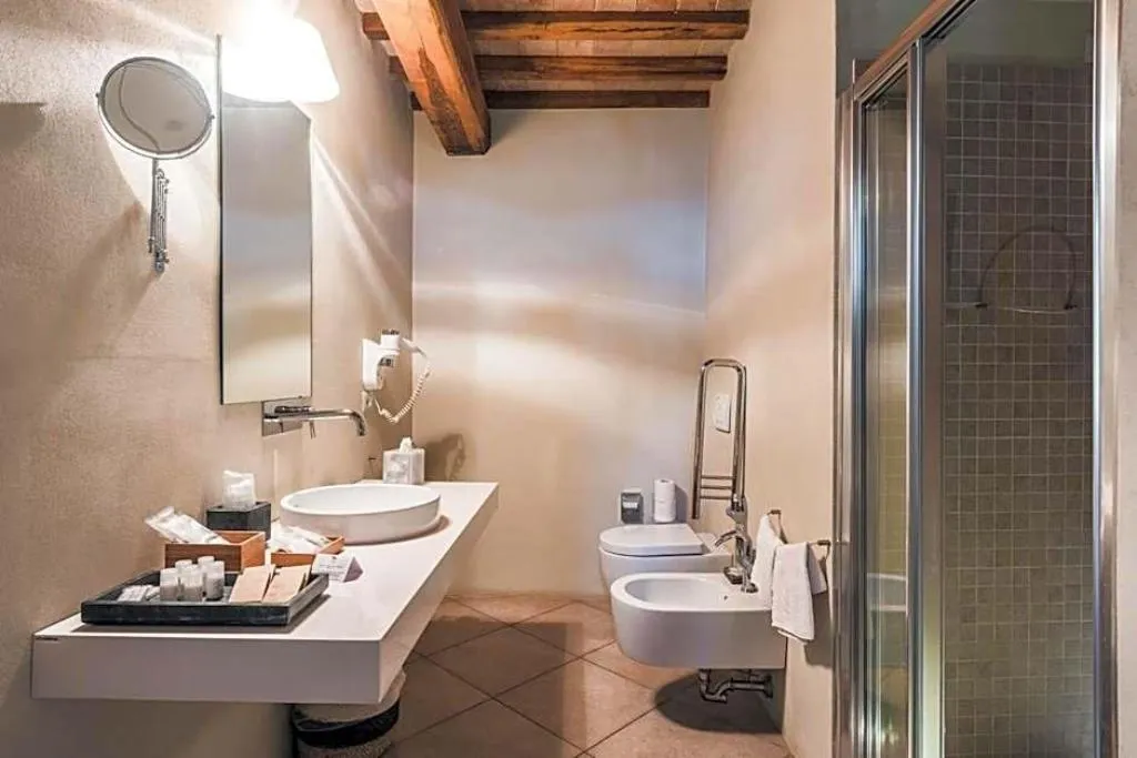 Room, Nikis Resort, Umbria