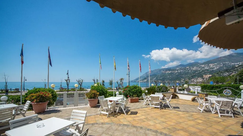 Terrace, Pietra Di Luna, Naples