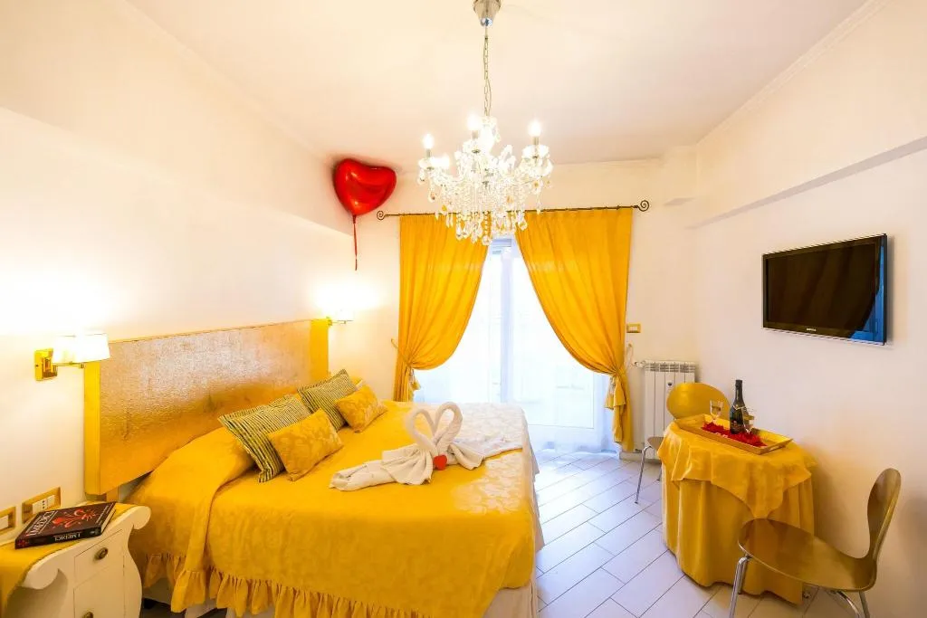 Room, Suites Roma Tiburtina, Rome