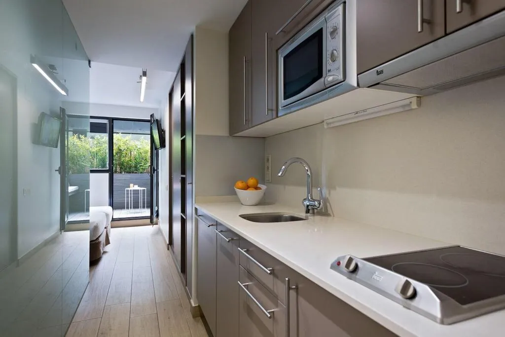 TRIPLE WITH TERRACE Room, Bcn Montjuic, Barcelona