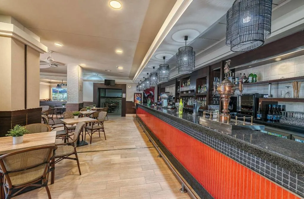 Bar, Hotel Spa Benalmádena Palace, Costa Del Sol