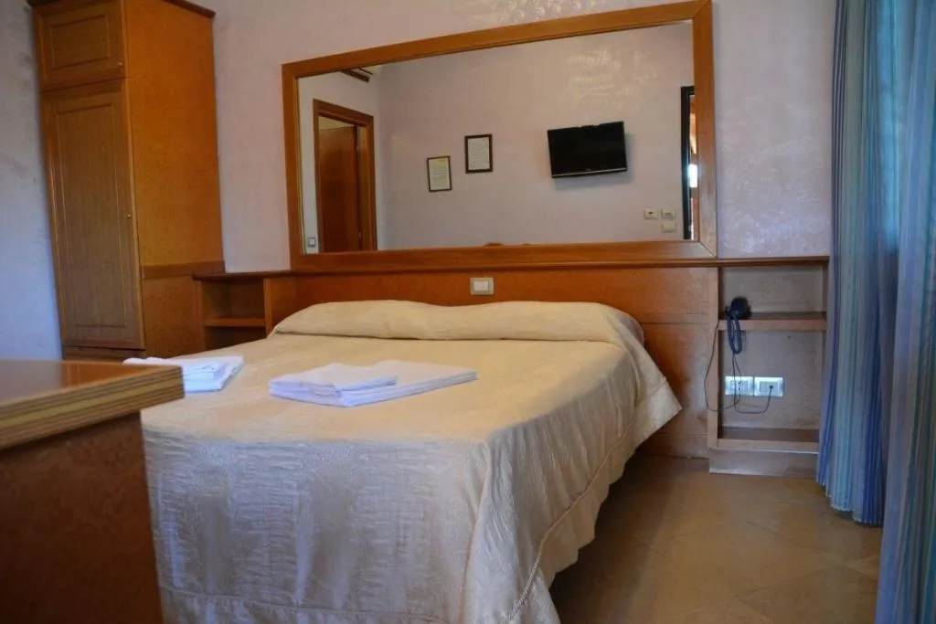 Room, Stranamore, Rome