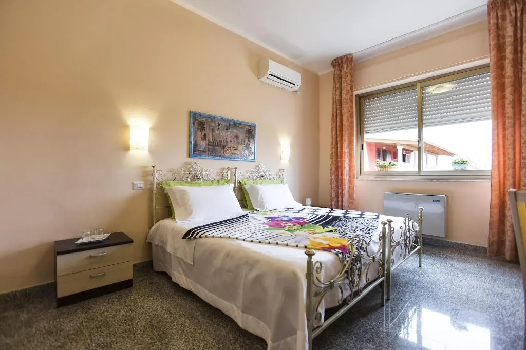 Room, Il Sole, Cagliari