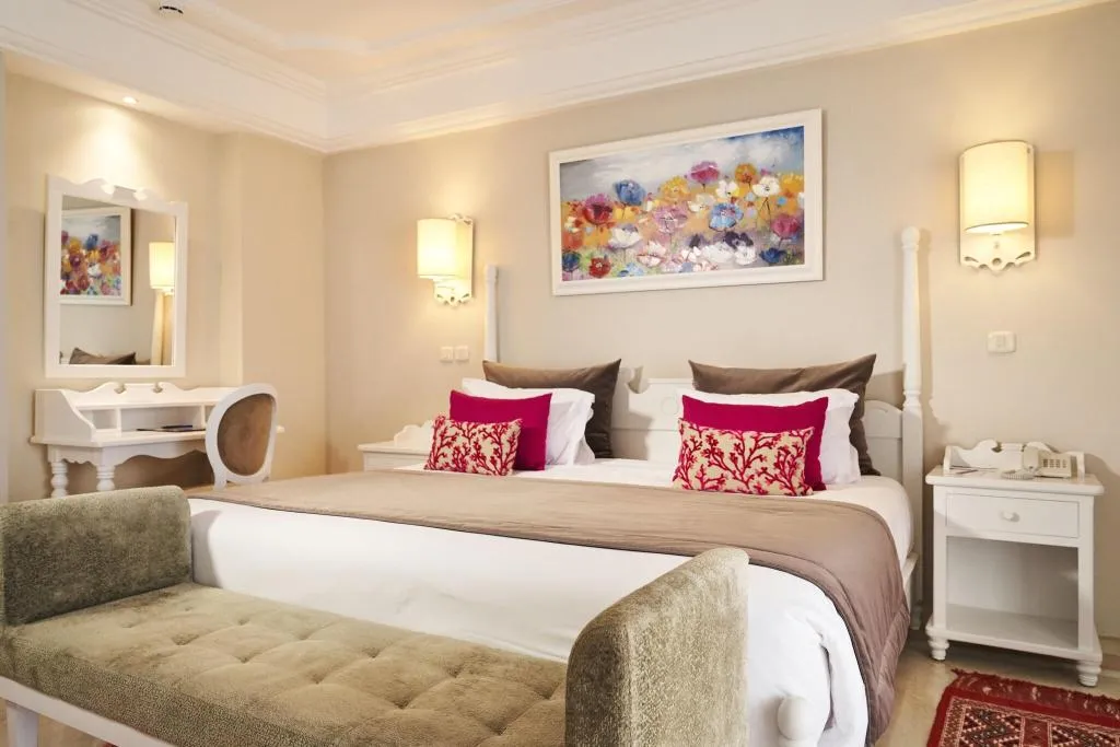 JUNIOR SUITE QUEEN SIZE BED Room, TUI BLUE Palm Beach Palace, Tunisia