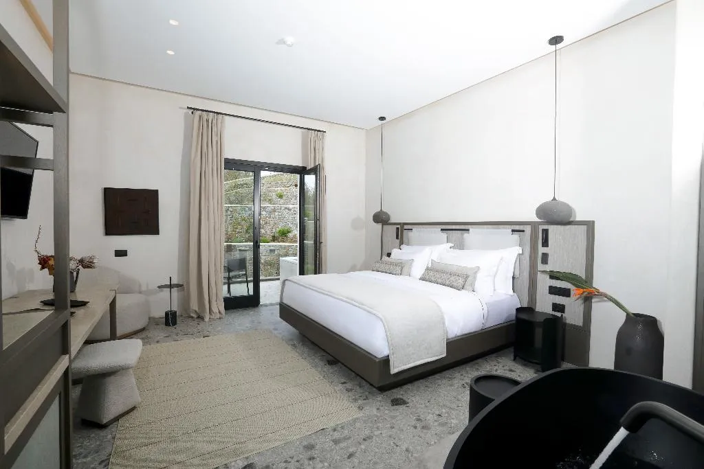 JUNIOR SUITE WITH JACUZZI Room, Aeonic Suites & Spa, Mykonos