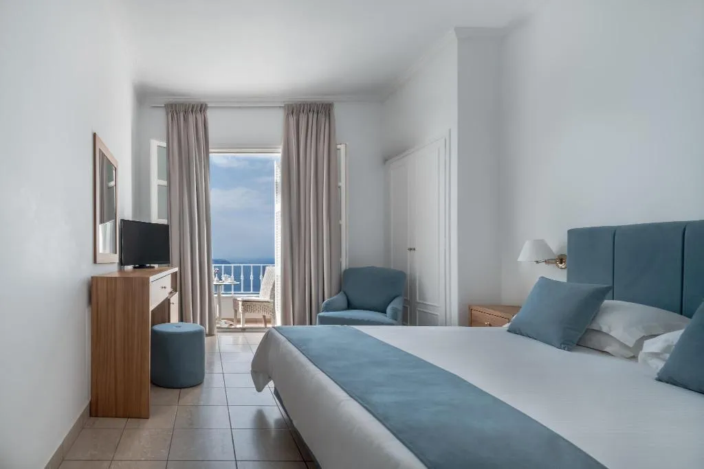 Room, Atlantis, Santorini