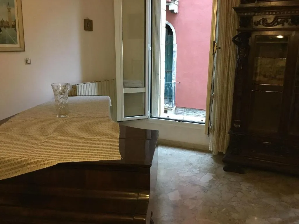 Room, Venice Sun Apartment And Rooms, Venice