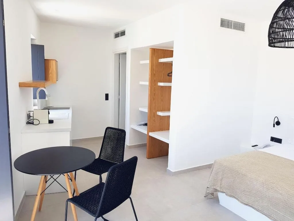 Room, MyLithos Suites, Santorini