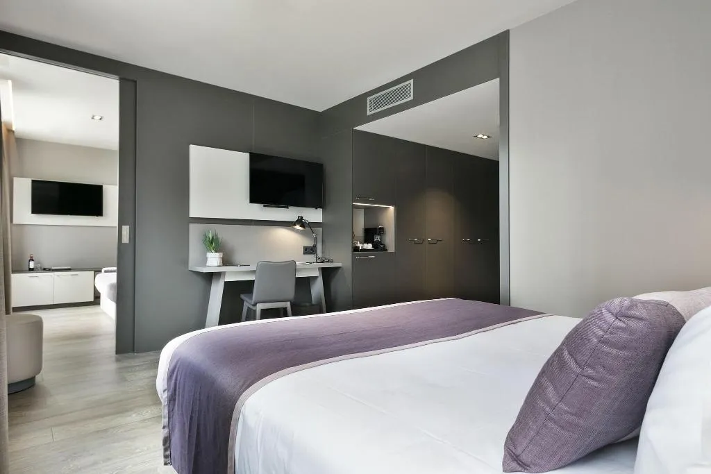 JUNIOR SUITE QUEEN SIZE BED Room, Upper Diagonal, Barcelona