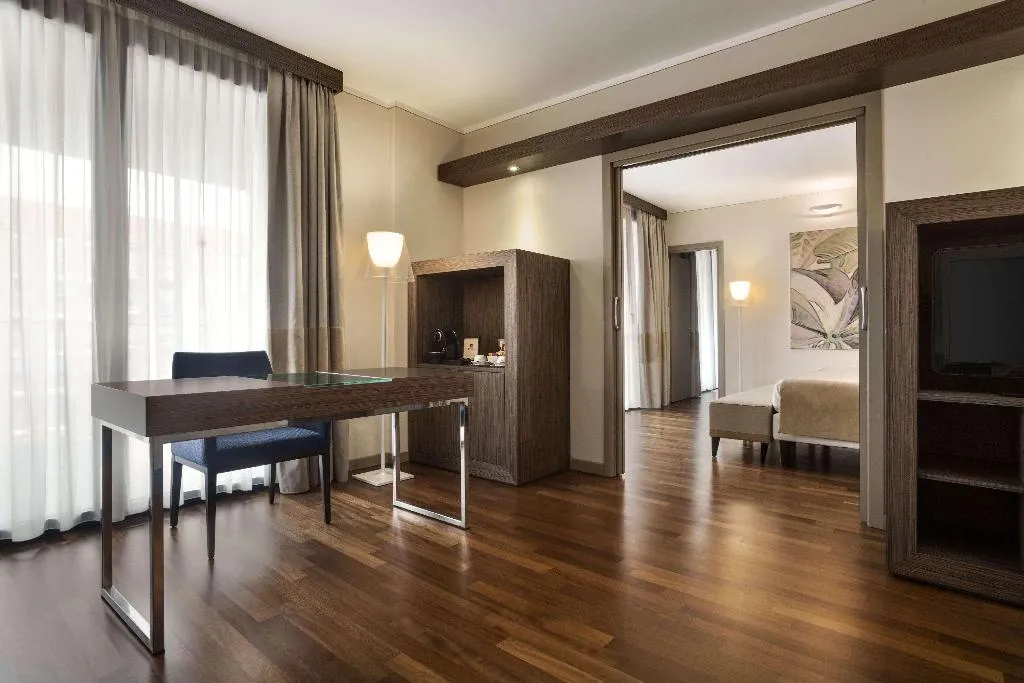 SUITE KING BED NON SMOKING Room, Ramada Plaza Milano Hotel, Milan