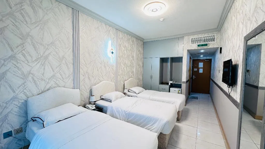 TRIPLE DELUXE Room, Palette San Marino Hotel, Dubai